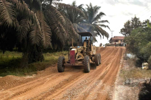 Strategi Fungsional Jalan Bodok–Meliau, Wagub Krisantus: Lebih Baik Bisa Dilewati Semua Daripada Satu Titik Mulus Sisanya Hancur