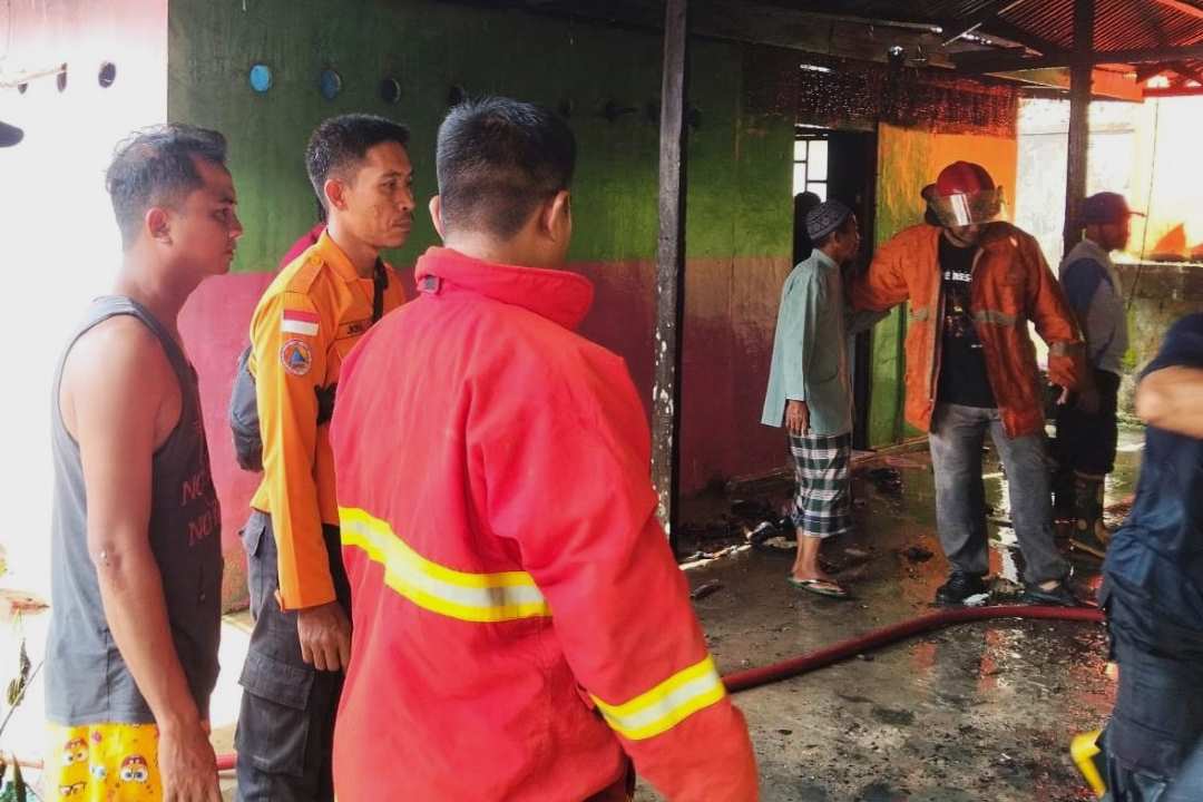 Akibat Cucu Main Api, Gudang Telur Haji Riduan di Sanggau Ludes Terbakar