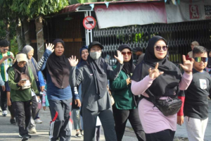 Ribuan Warga Sanggau Ikuti Jalan Sehat Lintas Agama, Meriahkan Hari Amal Bakti Kemenag