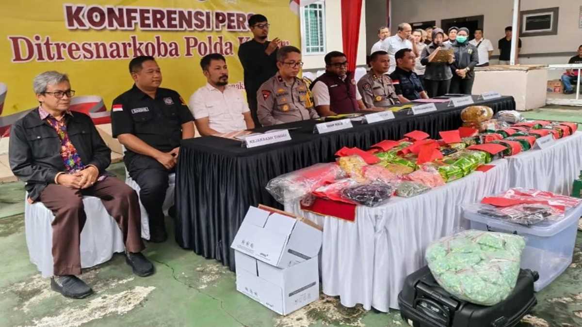 Polda Kalbar Musnahkan 12 Kg Sabu, Total 28 Kg Diamankan dari 19 Tersangka