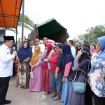 Gubernur Ria Norsan Buka Pasar Murah di Masjid Al-Muawwanah, Ringankan Beban Ekonomi Saat Ramadan