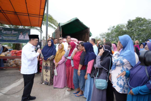 Gubernur Ria Norsan Buka Pasar Murah di Masjid Al-Muawwanah, Ringankan Beban Ekonomi Saat Ramadan
